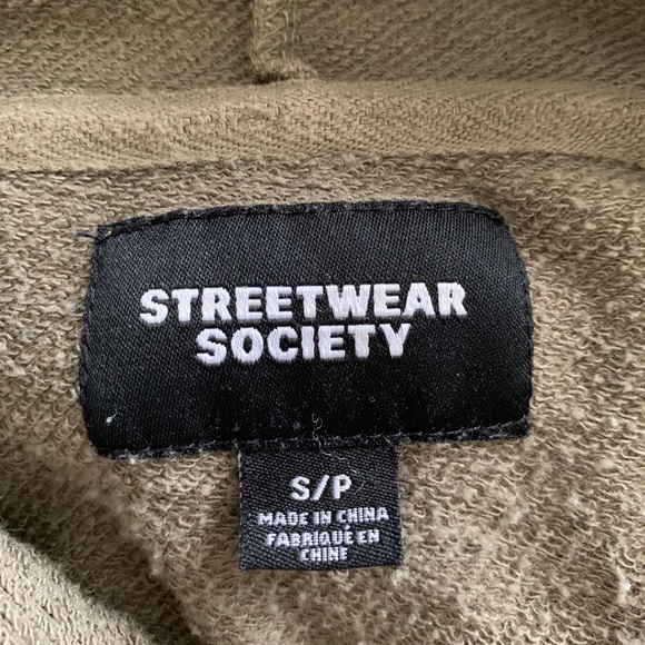 Green cropped hoodie - Picture 3 of 3